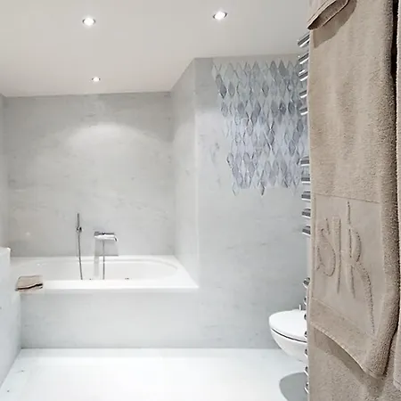 Saint Hubertus 4*