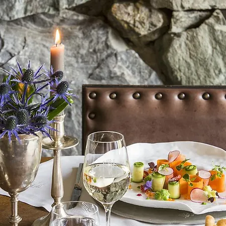 Saint Hubertus Aparthotel 4*